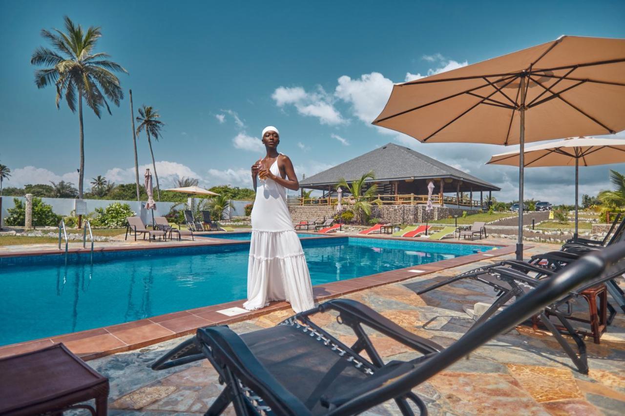 Lemon Beach Resort Elmina Buitenkant foto