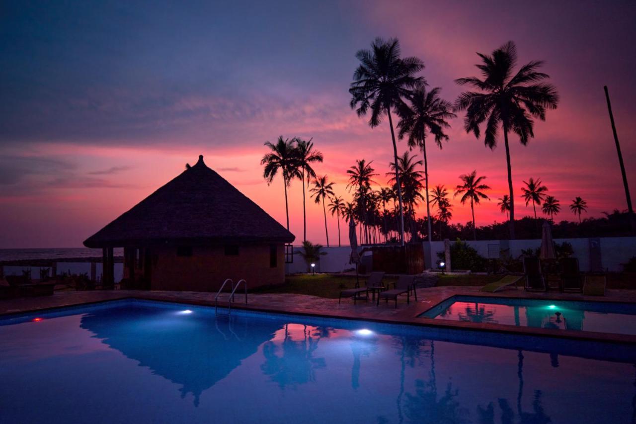 Lemon Beach Resort Elmina Buitenkant foto