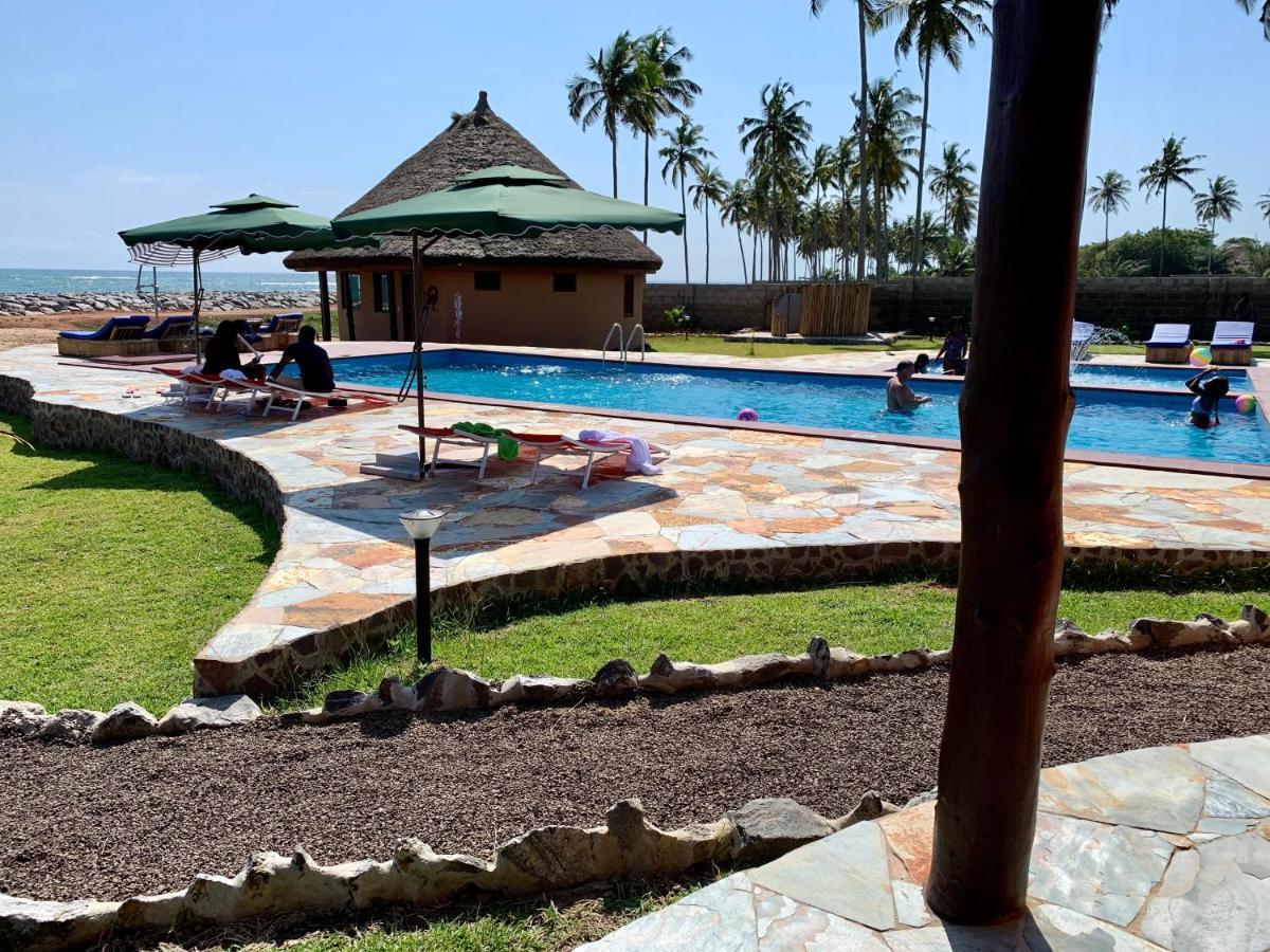 Lemon Beach Resort Elmina Buitenkant foto